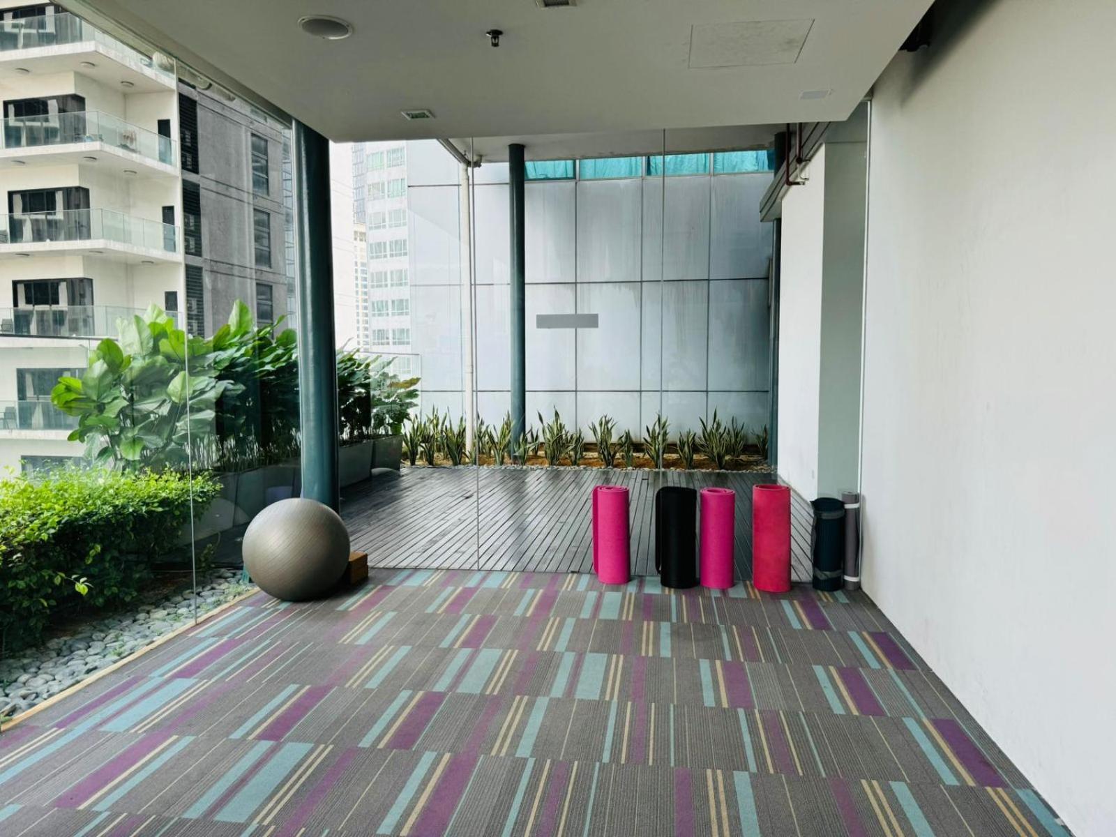 Summer Suites Klcc By Homestay Kuala Lumpur Exterior foto